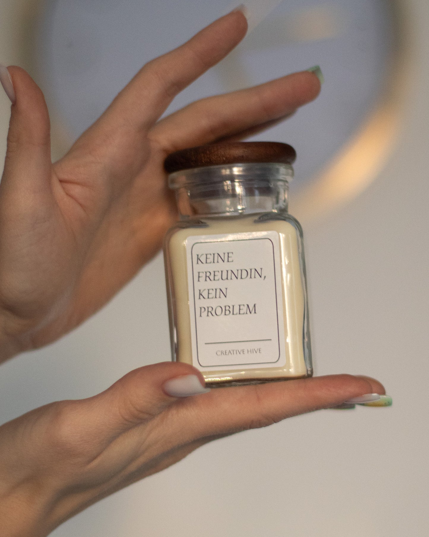 KEINE FREUNDIN, KEIN PROBLEM